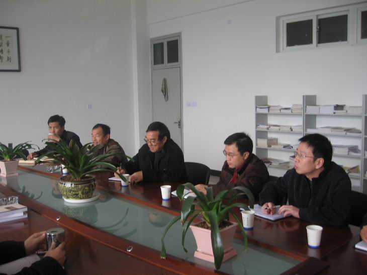 任柏强校长来吃瓜网
检查指导安全工作